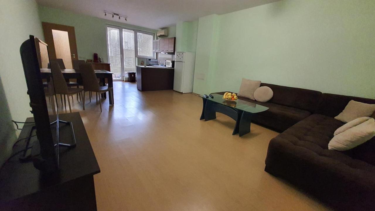 شقة Minimalistic 1Br Flat With A Parking Spot فارنا المظهر الخارجي الصورة