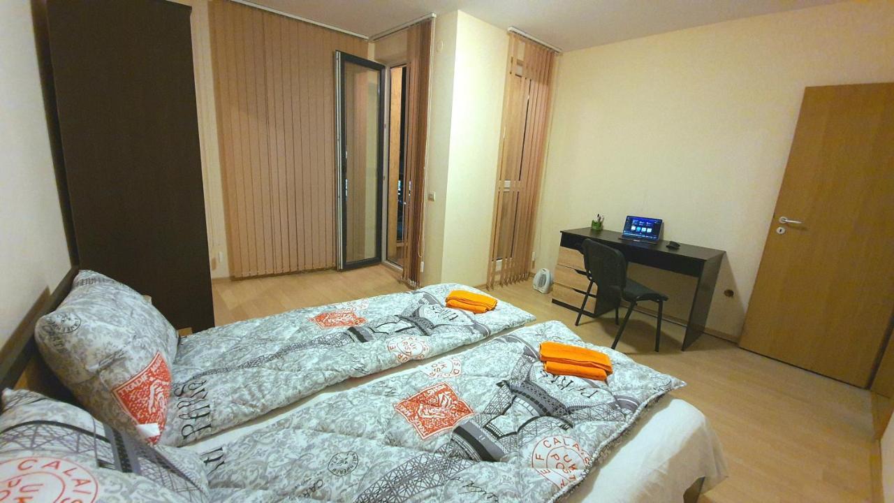 شقة Minimalistic 1Br Flat With A Parking Spot فارنا المظهر الخارجي الصورة
